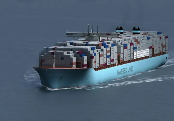 Ein riesiges Containerschiff der Maersk Line, beladen mit tausenden von Containern, gleitet über das Meer. Man fragt sich, wie schwer ein Containerschiff dieser Größe wohl ist.