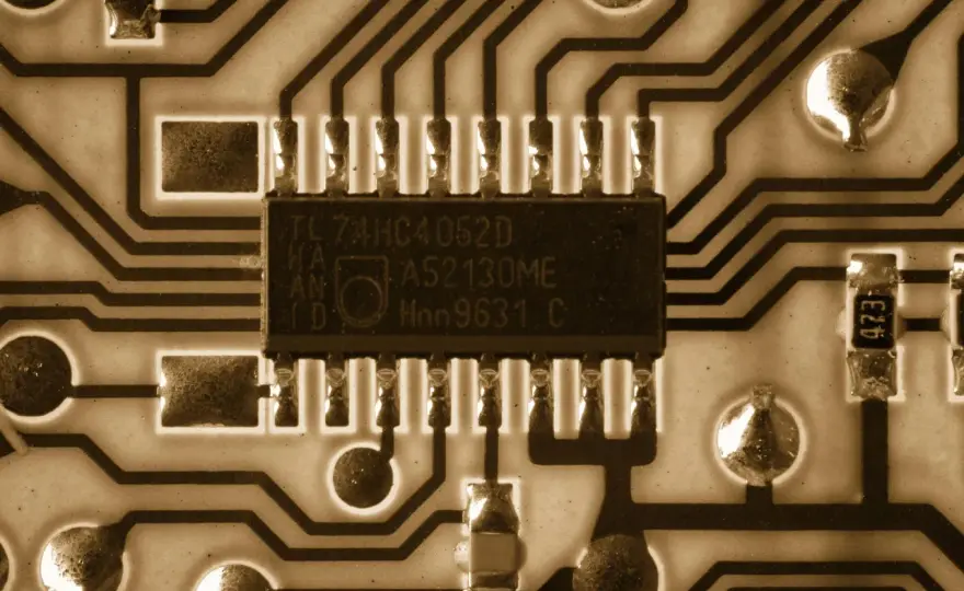 Halbleiter einfach erklärt - so funktionieren Chips und Solarzellen